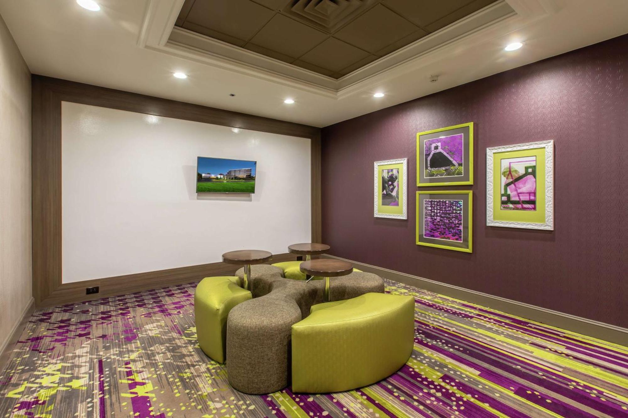 Doubletree By Hilton Winston Salem - University, Nc Buitenkant foto