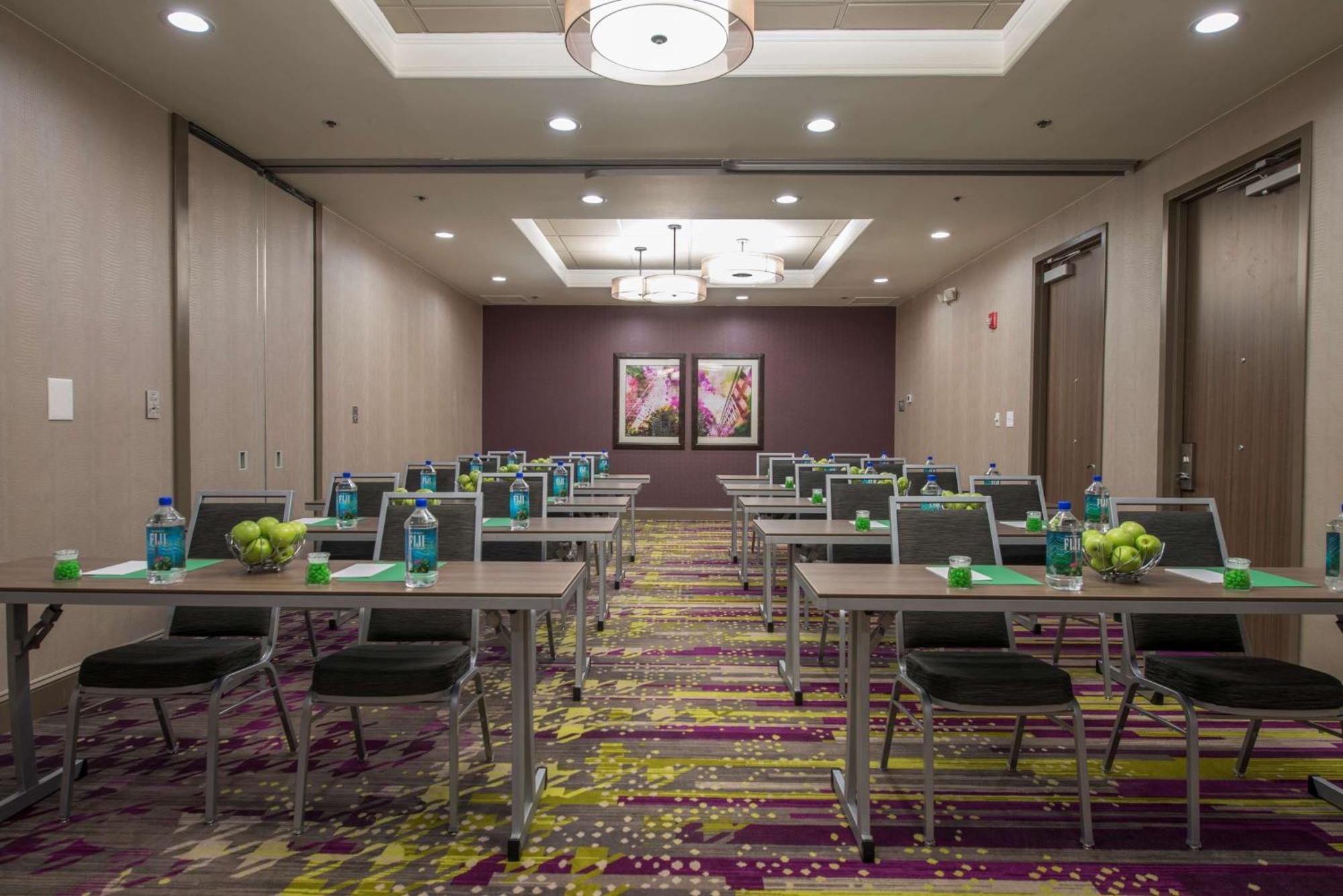 Doubletree By Hilton Winston Salem - University, Nc Buitenkant foto