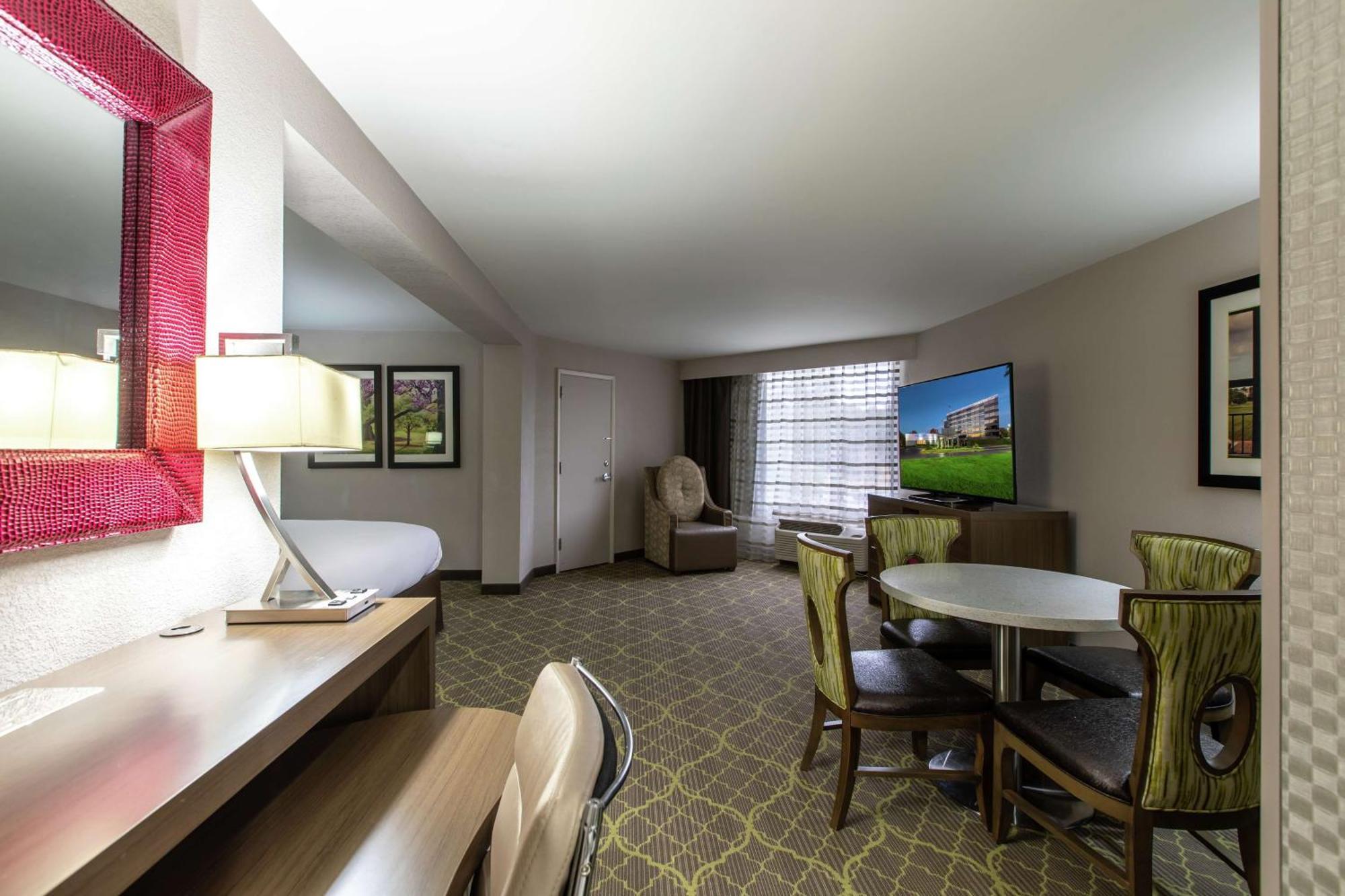 Doubletree By Hilton Winston Salem - University, Nc Buitenkant foto