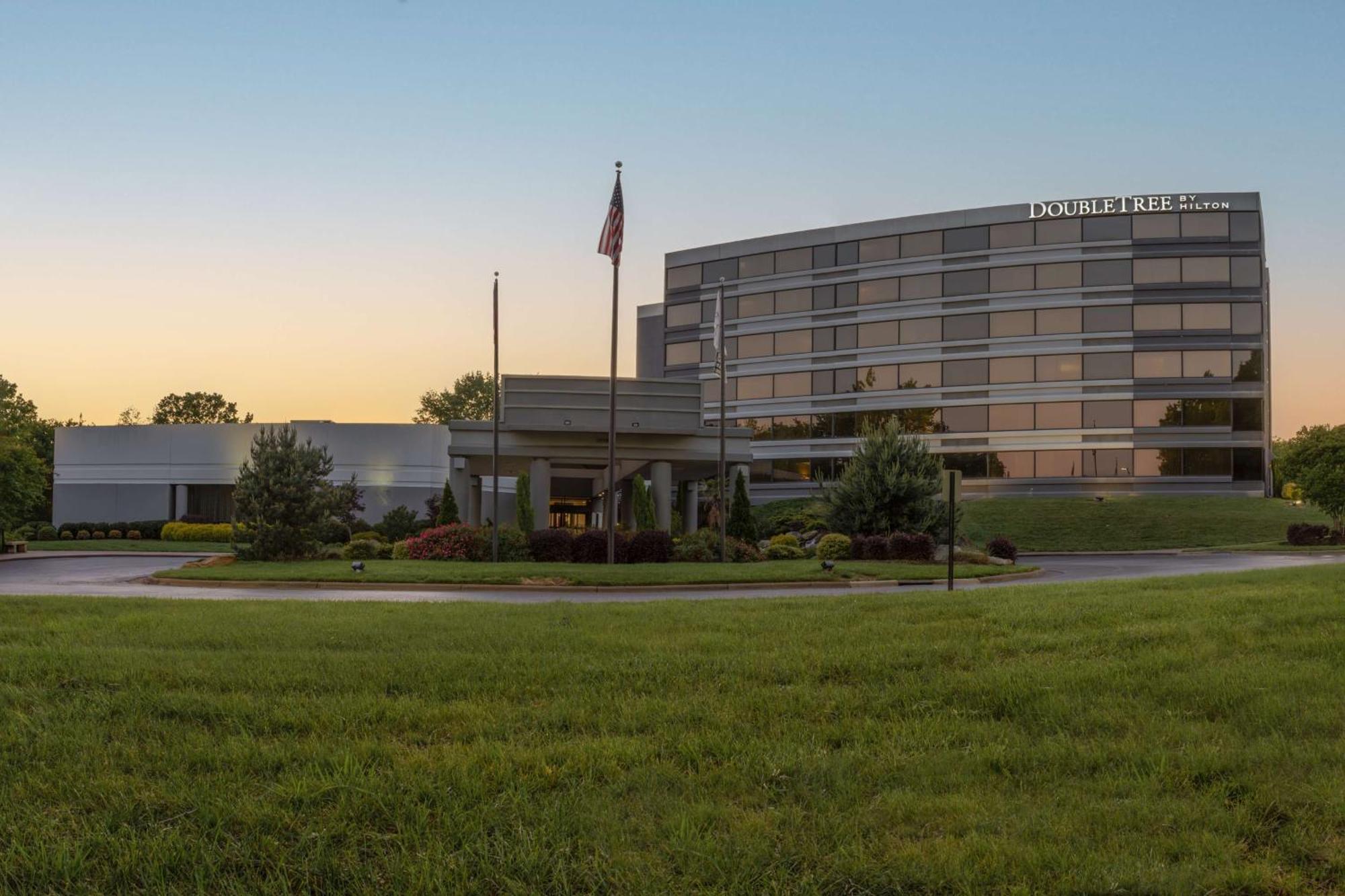 Doubletree By Hilton Winston Salem - University, Nc Buitenkant foto