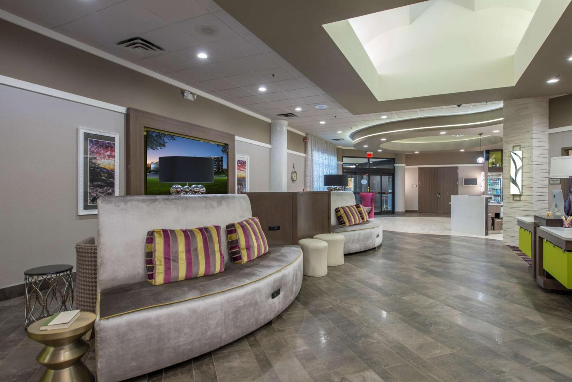 Doubletree By Hilton Winston Salem - University, Nc Buitenkant foto