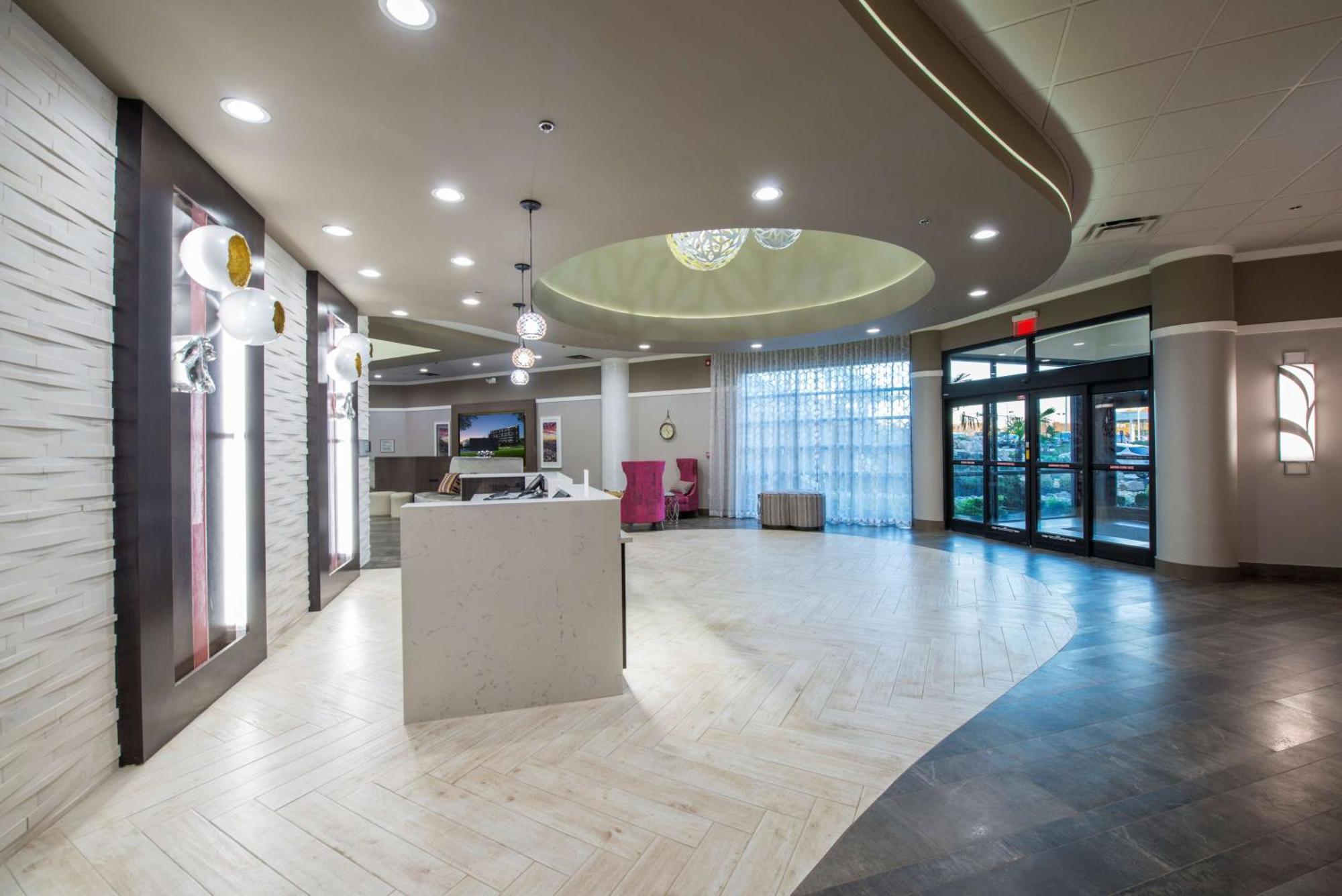 Doubletree By Hilton Winston Salem - University, Nc Buitenkant foto