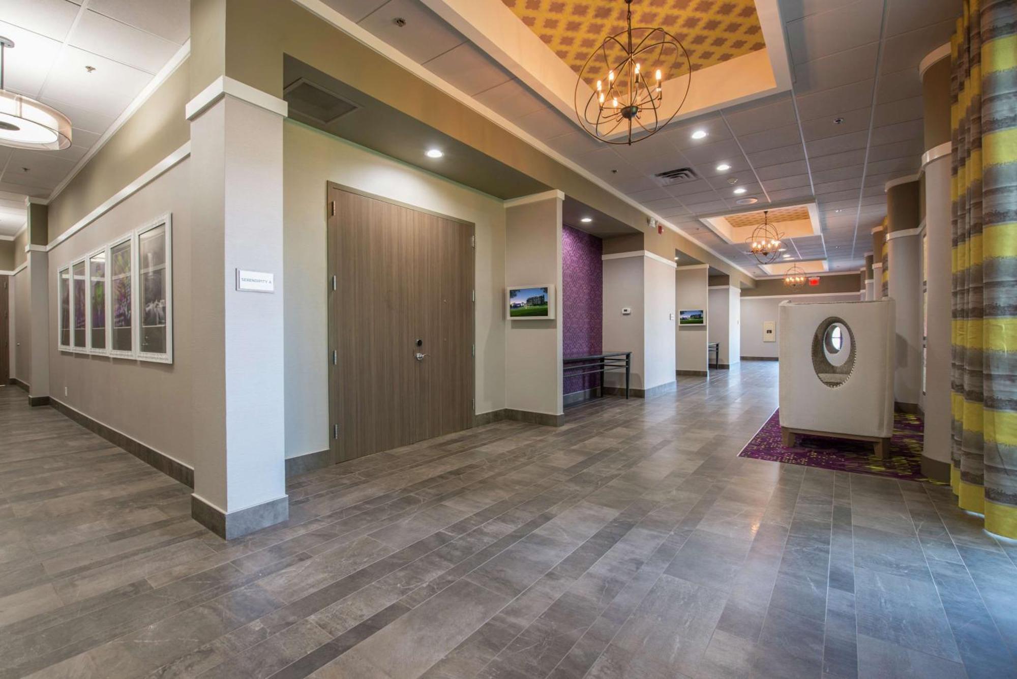 Doubletree By Hilton Winston Salem - University, Nc Buitenkant foto