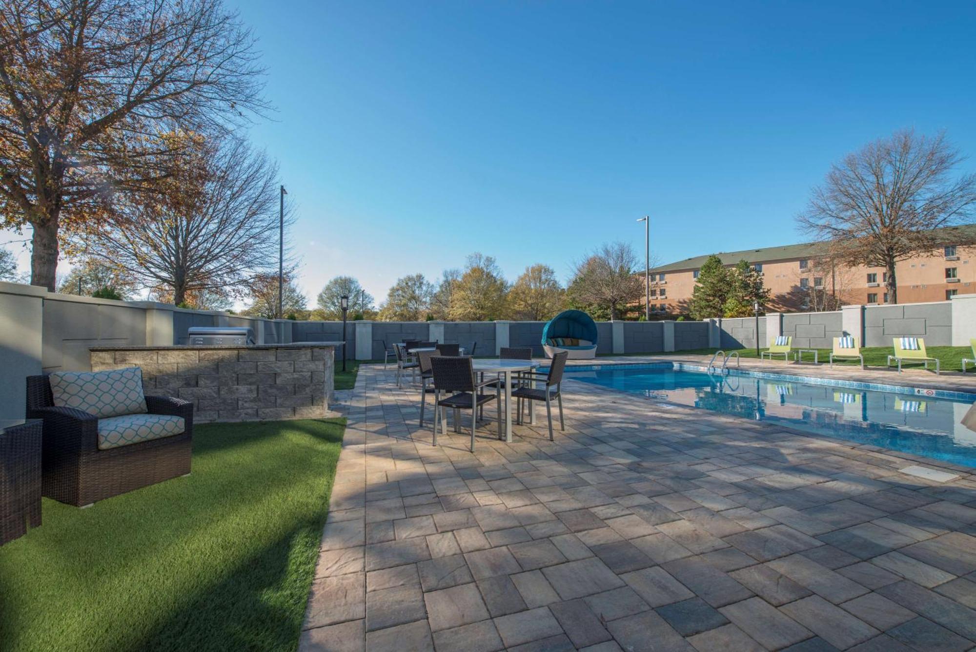 Doubletree By Hilton Winston Salem - University, Nc Buitenkant foto