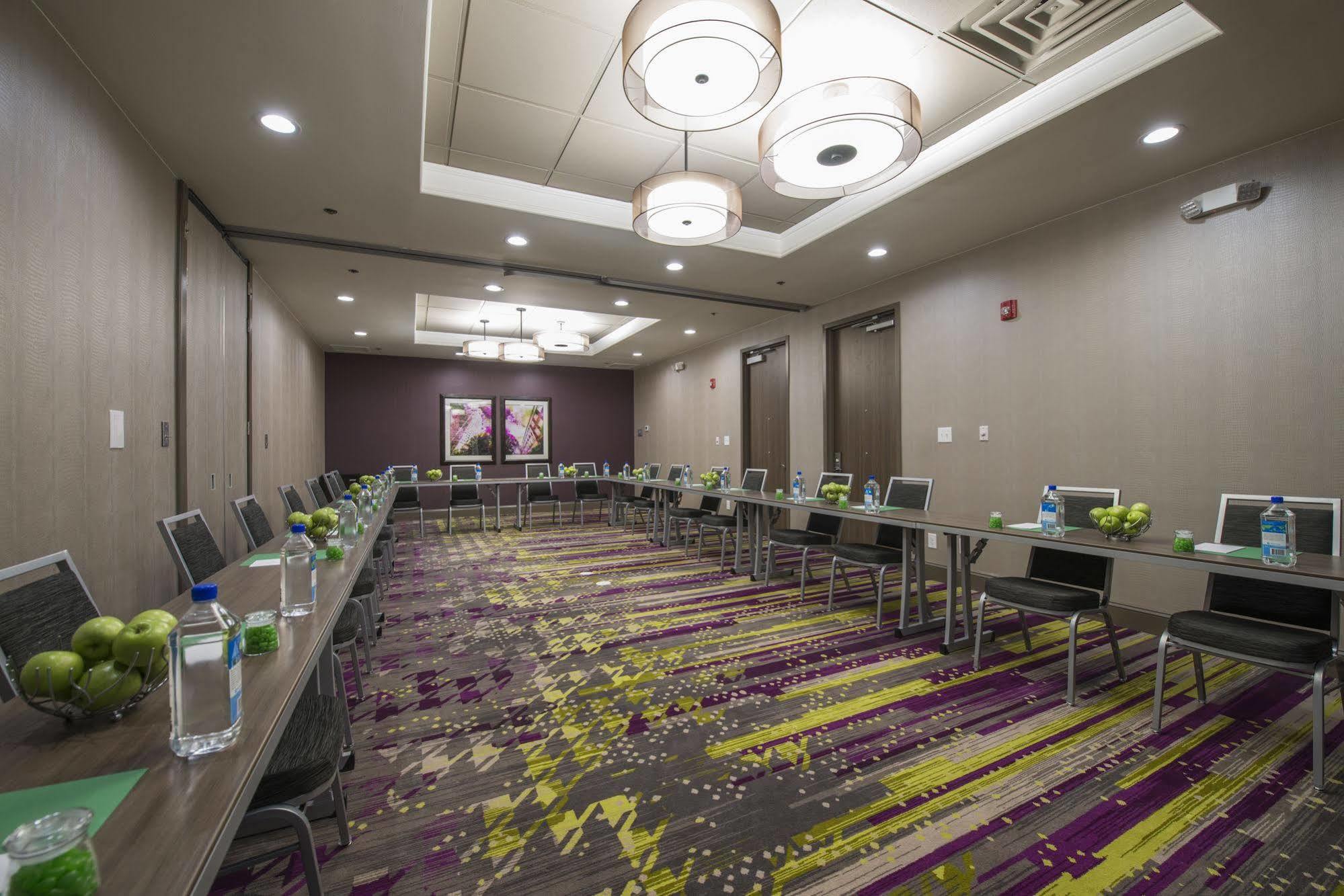 Doubletree By Hilton Winston Salem - University, Nc Buitenkant foto